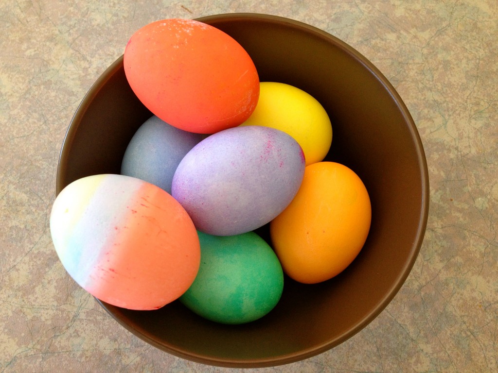 simple-tips-to-dying-easter-eggs-with-childrenmomma-on-the-move